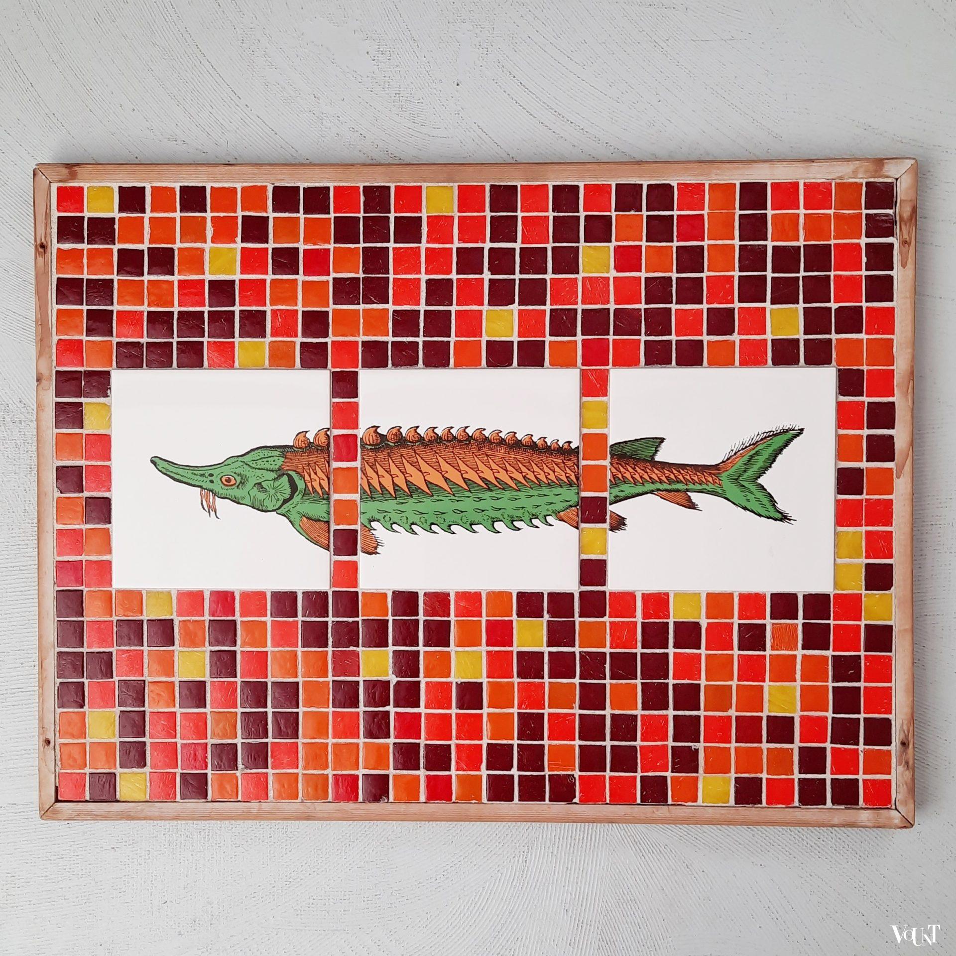 Mozaïekpaneel met vistegels (steur) Mosa, jaren '70
