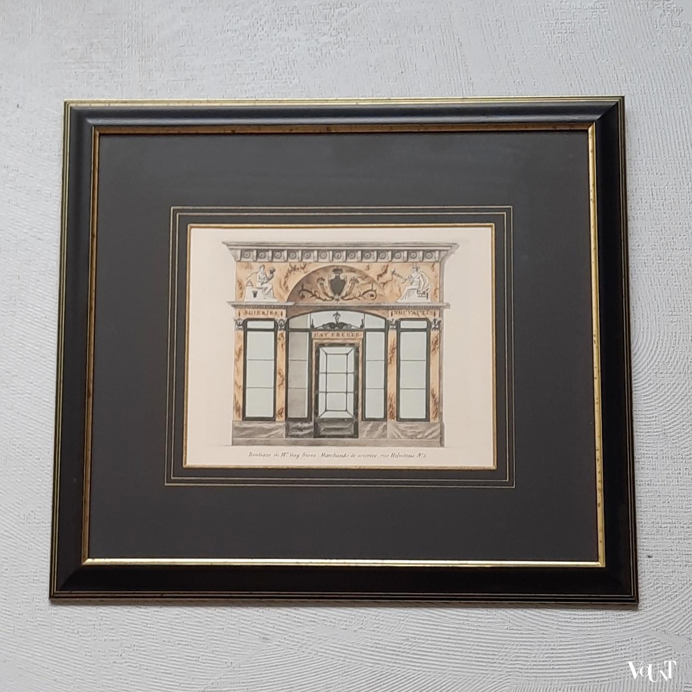 Set van 2 ingelijste litho's winkelfaçades Parijs rond 1800, uitgave 1925