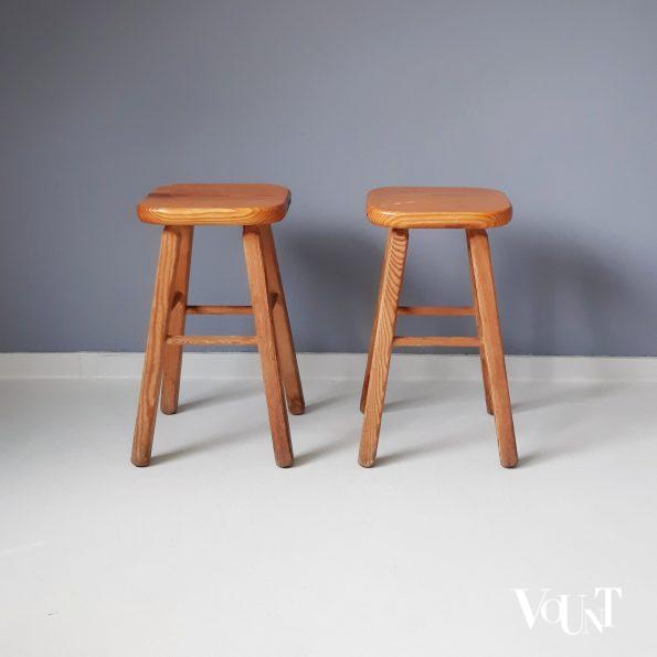 Set van 2 grenen krukken, jaren '60/'70