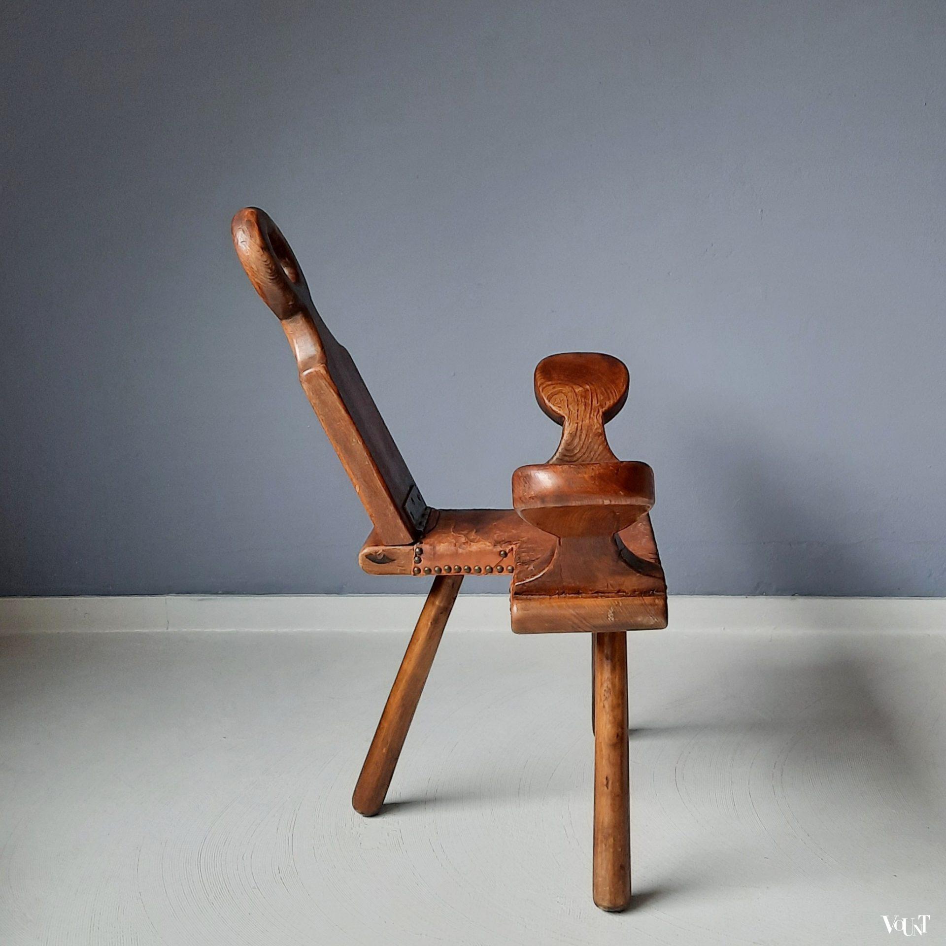 Spaanse driepoot stoel met inklapbare rug, jaren '50