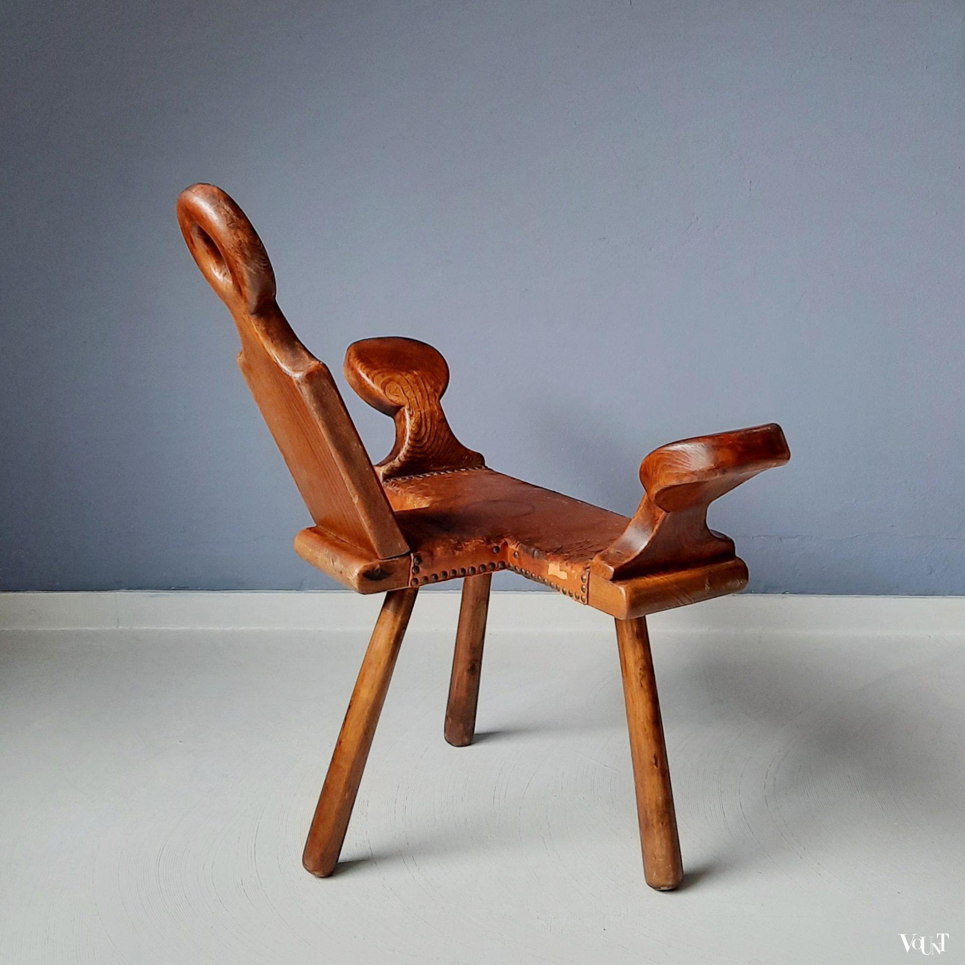 Spaanse driepoot stoel met inklapbare rug, jaren '50