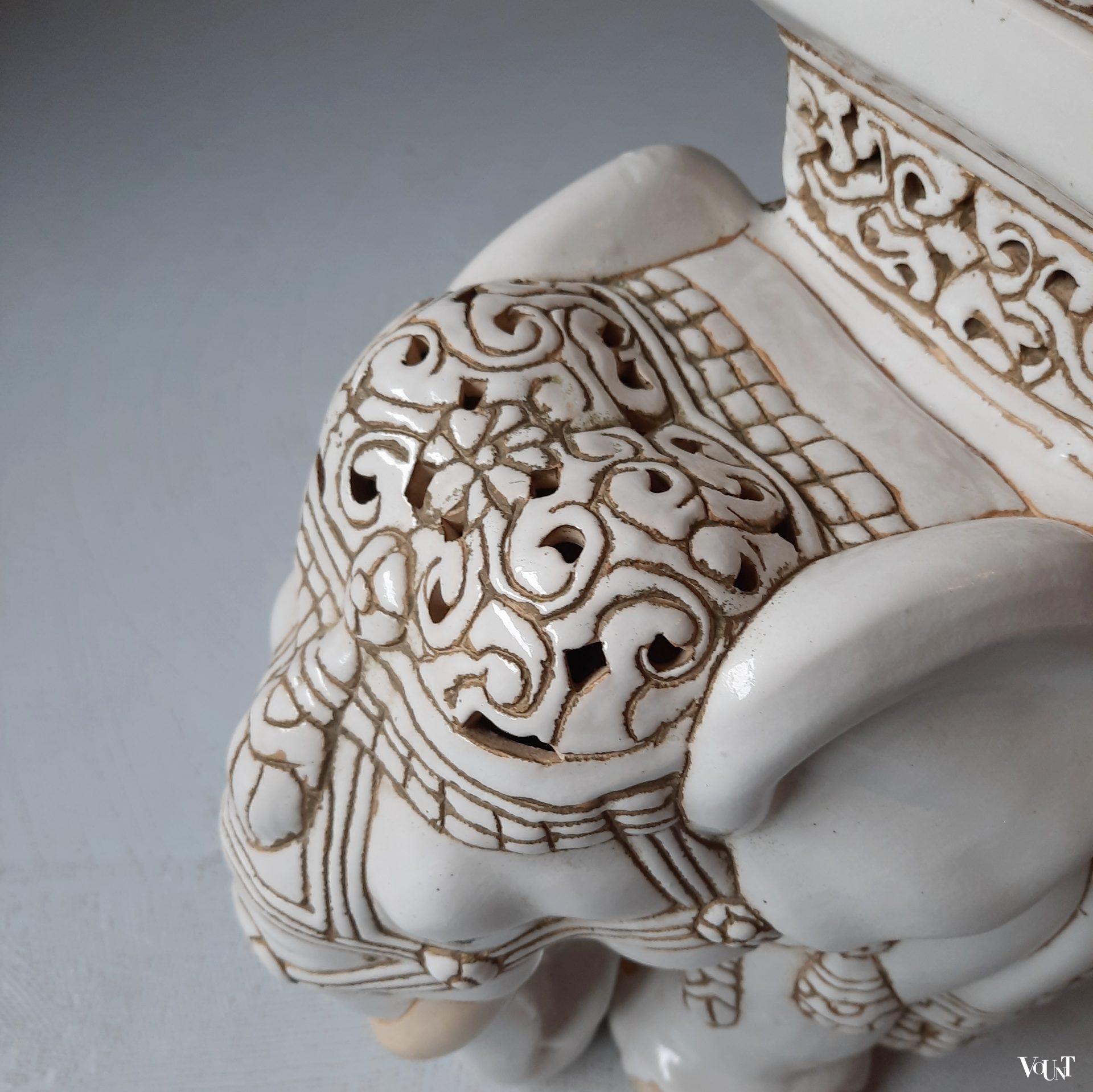 Olifant kruk/plantentafel keramiek, jaren '80/'90