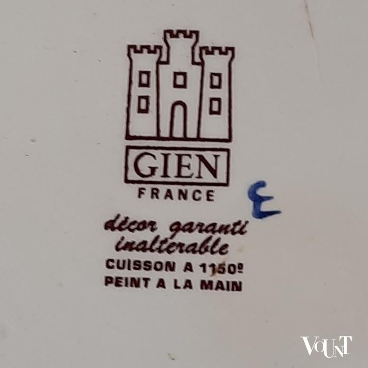 Handbeschilderde plantenpot met pioenrozen, Gien, Frankrijk, jaren '70