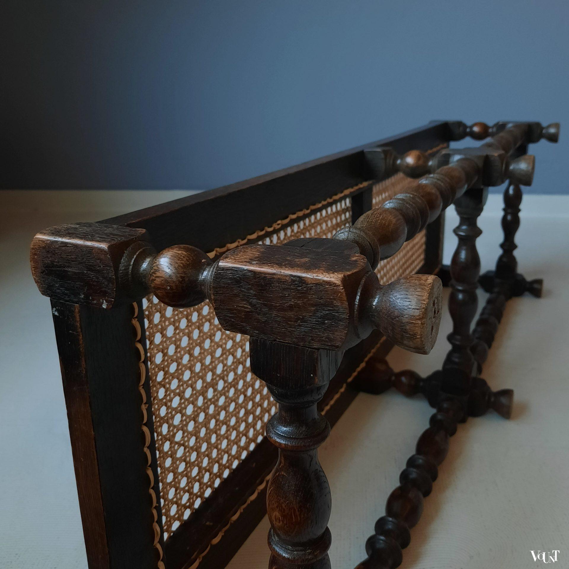 Antiek Engels voetenbankje met rotan webbing, rond 1920