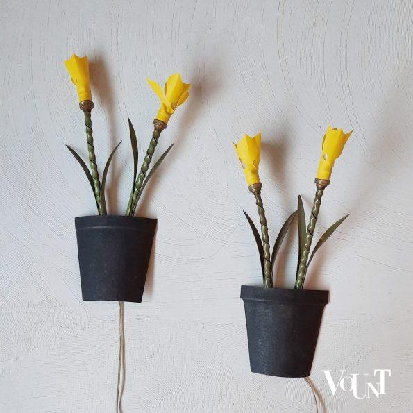 Wandverlichting plantenpotten met bloemen, Frankrijk, jaren '50/'60
