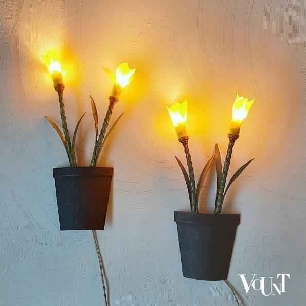 Wandverlichting plantenpotten met bloemen, Frankrijk, jaren '50/'60