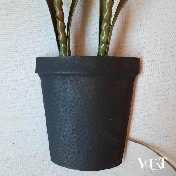 Wandverlichting plantenpotten met bloemen, Frankrijk, jaren '50/'60