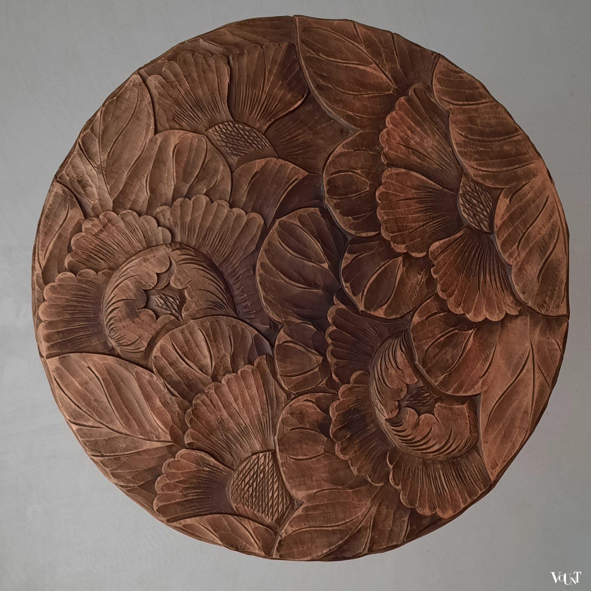 Japanse handgesneden bijzettafel, Liberty & Co., rond 1900