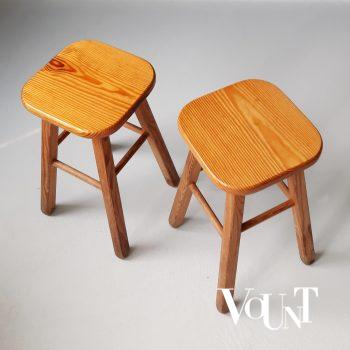 Set van 2 grenen krukken, jaren '60/'70