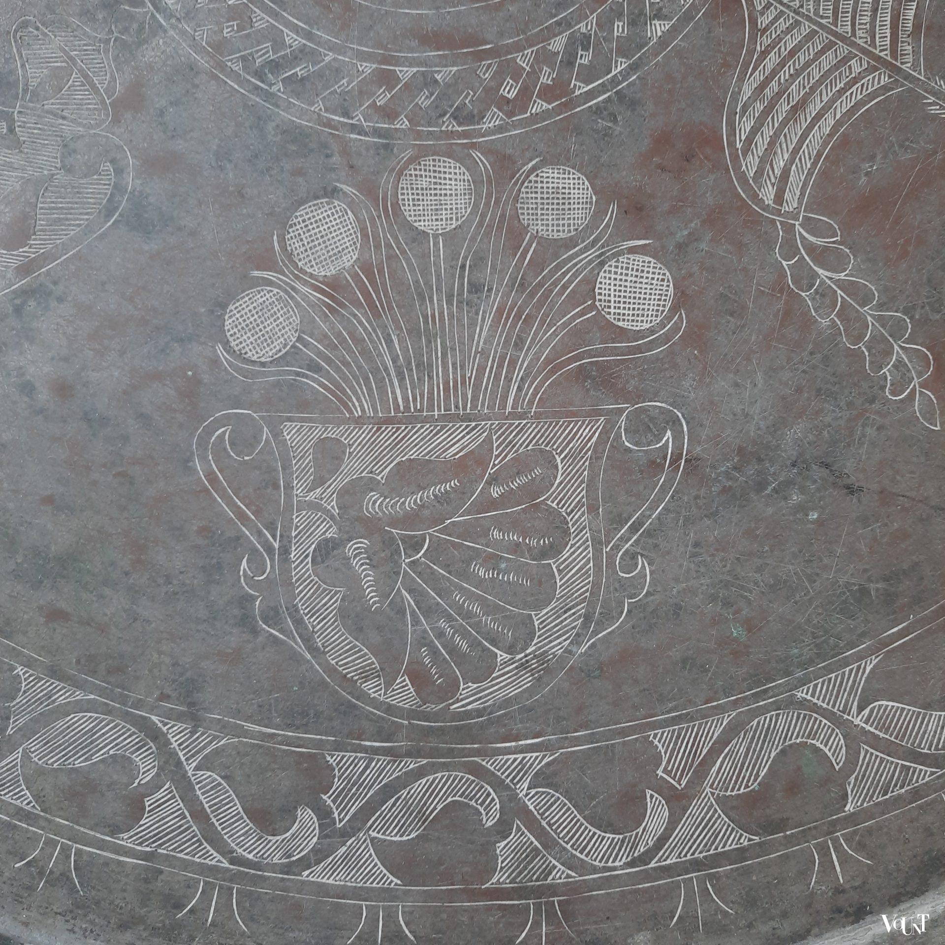 Noord-Afrikaanse tafel, met de hand bewerkt koperen blad, rond 1900