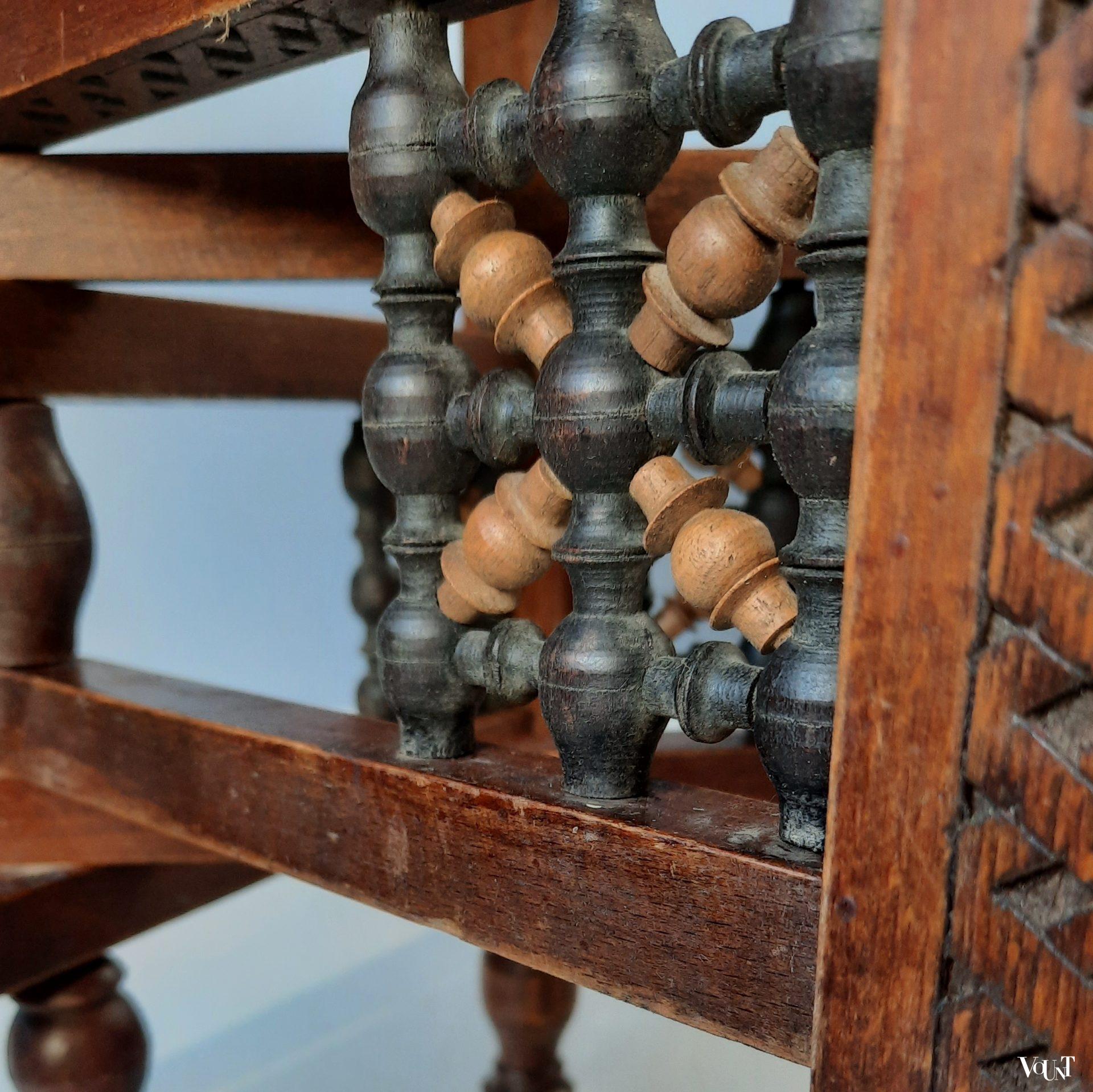 Noord-Afrikaanse tafel, met de hand bewerkt koperen blad, rond 1900