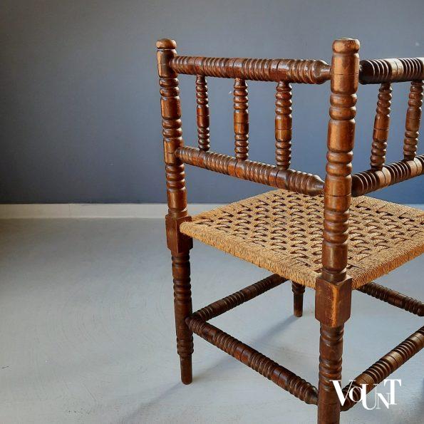 Knobbelstoel of bobbin chair, hoekstoel, 1e helft 20e eeuw