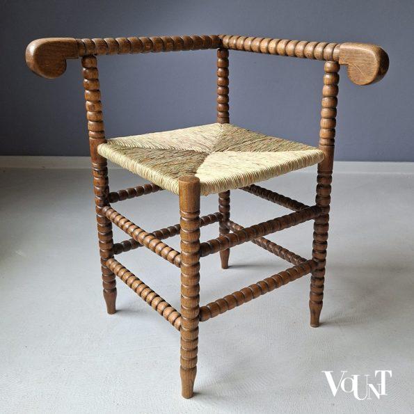 Knobbelstoel of bobbin chair, hoekstoel, 1e helft 20e eeuw