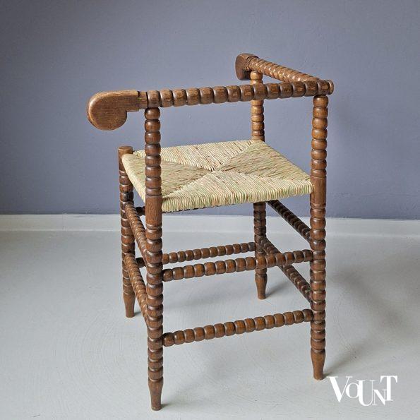 Knobbelstoel of bobbin chair, hoekstoel, 1e helft 20e eeuw