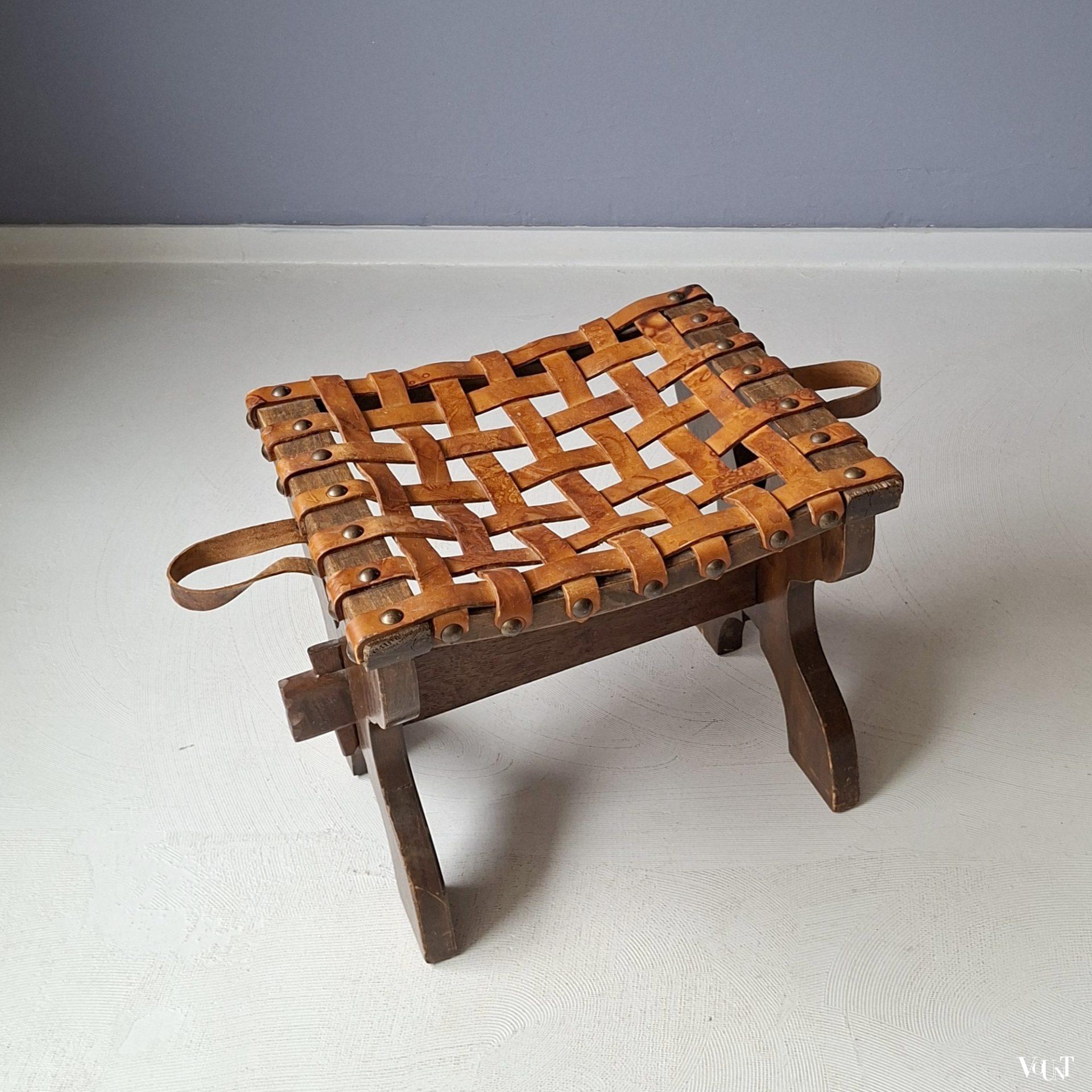 Spaanse kruk / voetenbankje met leren strips, jaren '60/'70