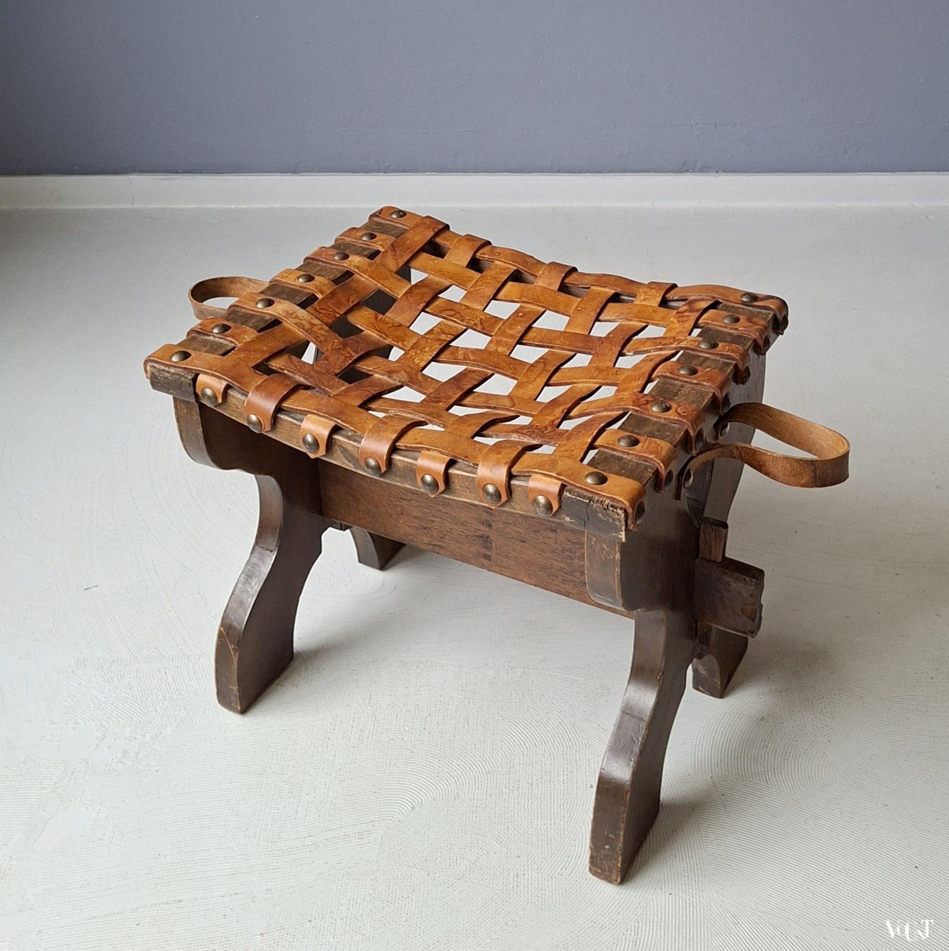 Spaanse kruk / voetenbankje met leren strips, jaren '60/'70