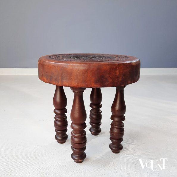 Krukje / bijzettafeltje hout en leer, Angel Pazmino voor Muebles de Estilo, jaren '60