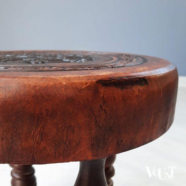 Krukje / bijzettafeltje hout en leer, Angel Pazmino voor Muebles de Estilo, jaren '60