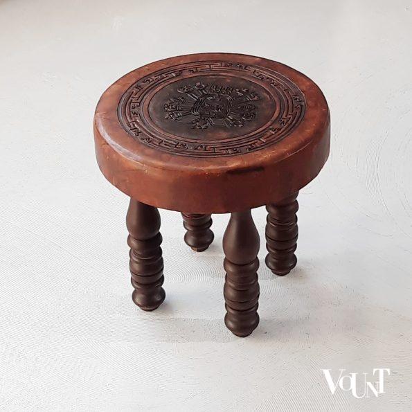 Krukje / bijzettafeltje hout en leer, Angel Pazmino voor Muebles de Estilo, jaren '60
