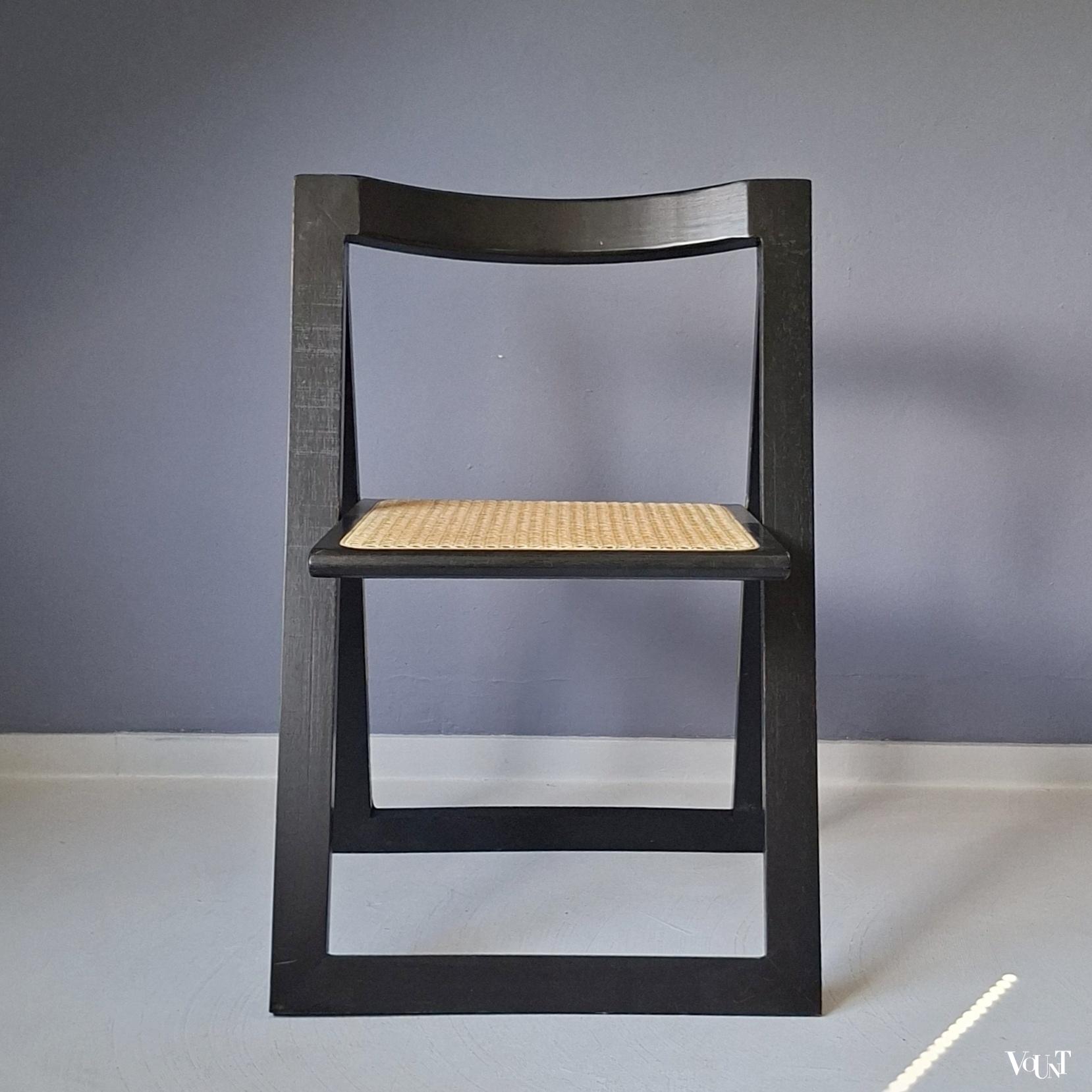 Zwarte houten klapstoel met rotan webbing, jaren '80/'90