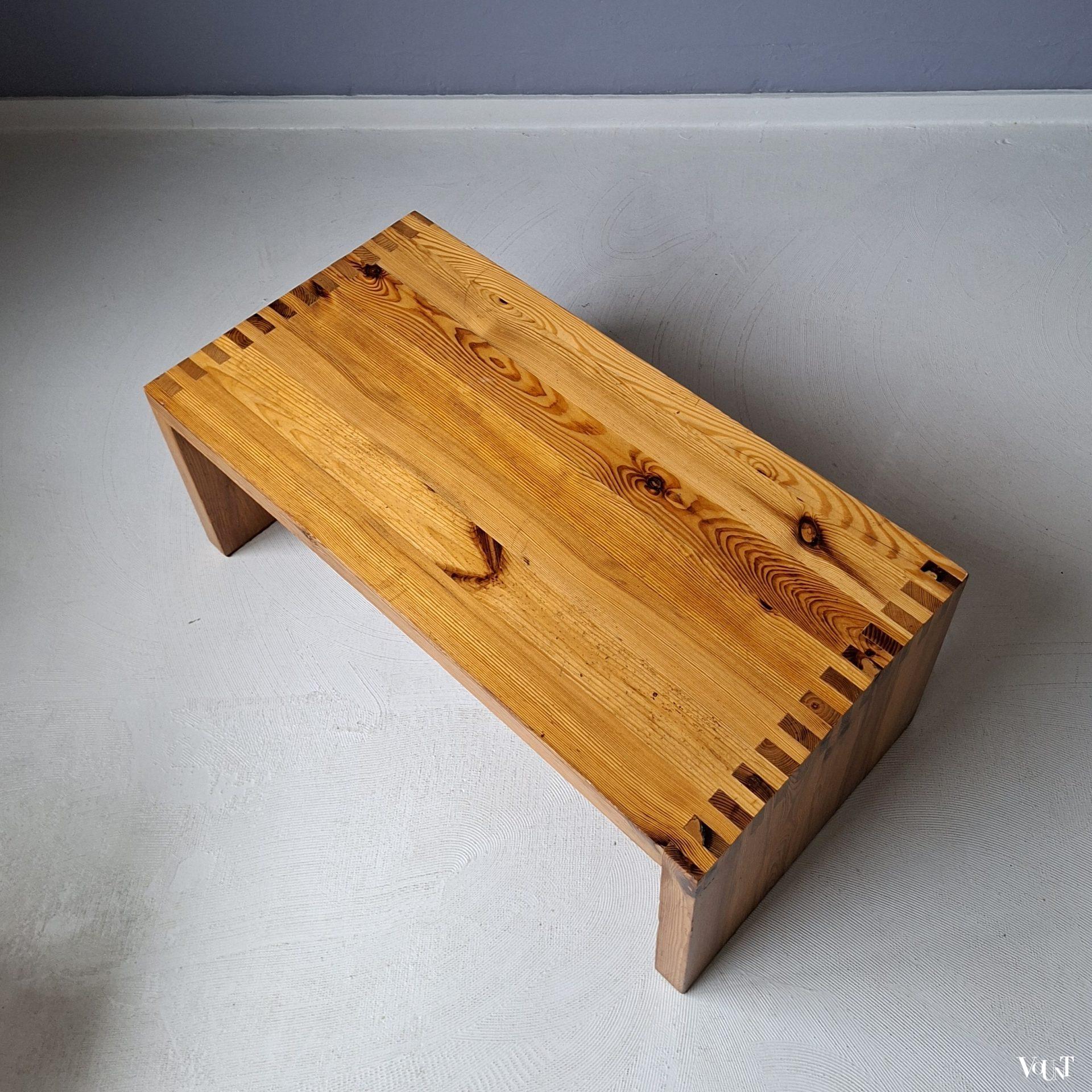 Grenenhouten salontafel/bijzettafel, Ate van Apeldoorn, jaren '70