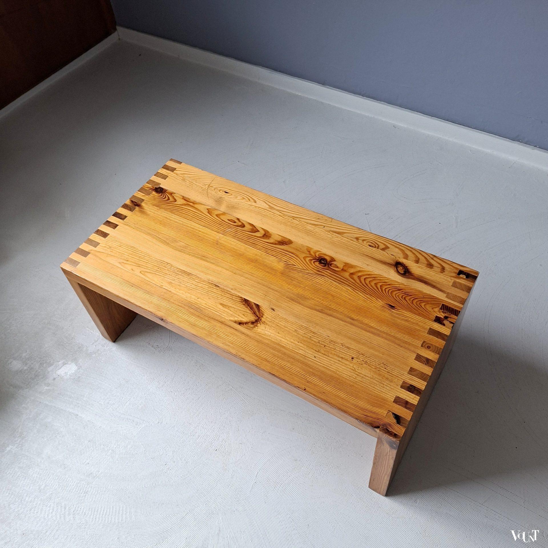 Grenenhouten salontafel/bijzettafel, Ate van Apeldoorn, jaren '70