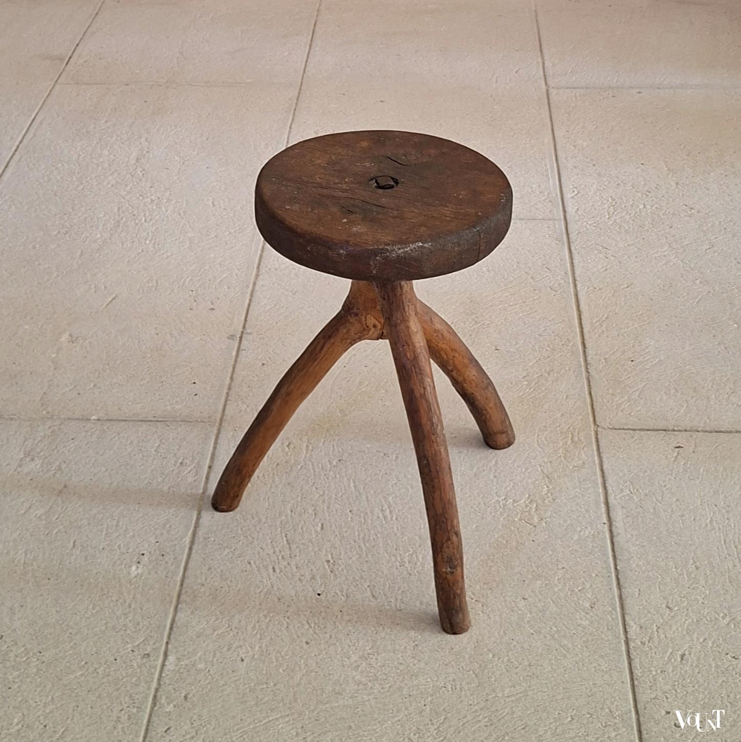 Vintage mid-century Franse driepoot kruk