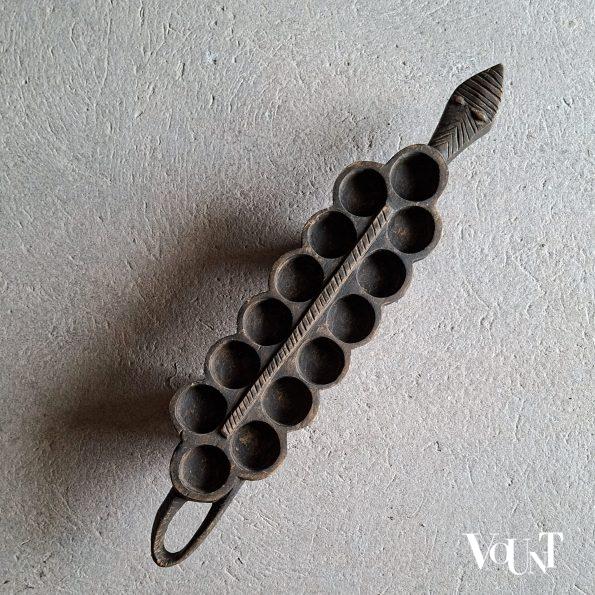 Senufo Mancala bord krokodil, ca. jaren '50/'60