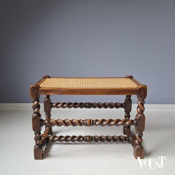 Kruk / bankje met rotan webbing, 1e kwart 20e eeuw