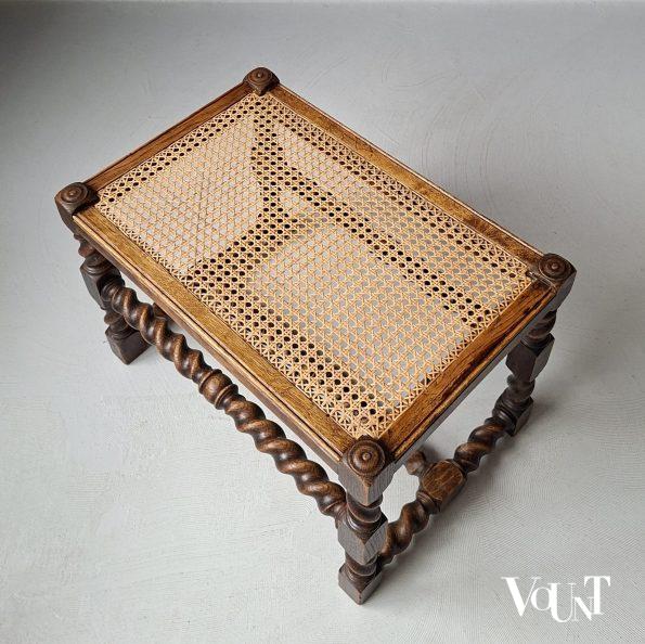Kruk / bankje met rotan webbing, 1e kwart 20e eeuw