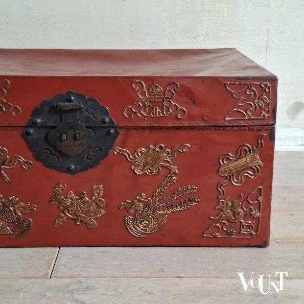 Antieke Chinese leren kist, begin 1900