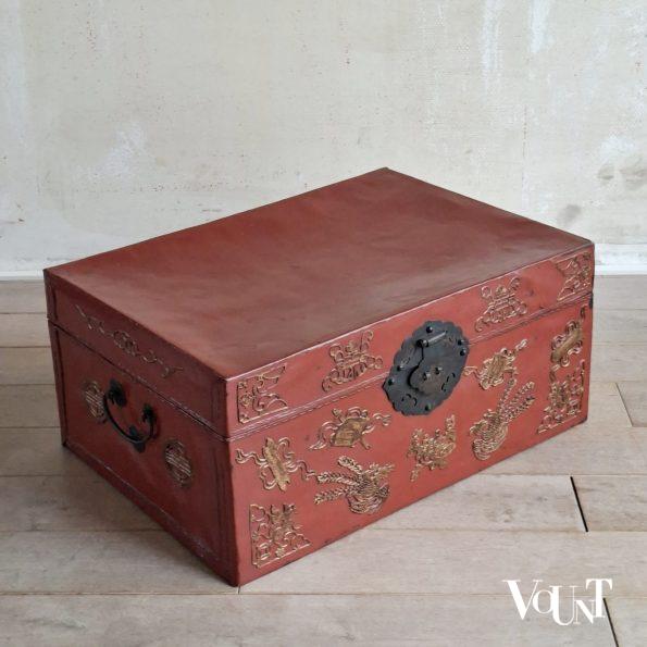 Antieke Chinese leren kist, begin 1900