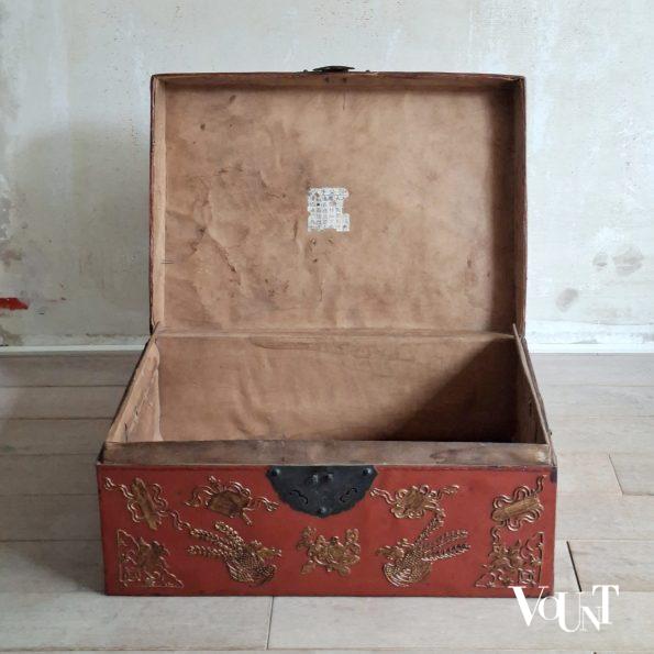 Antieke Chinese leren kist, begin 1900