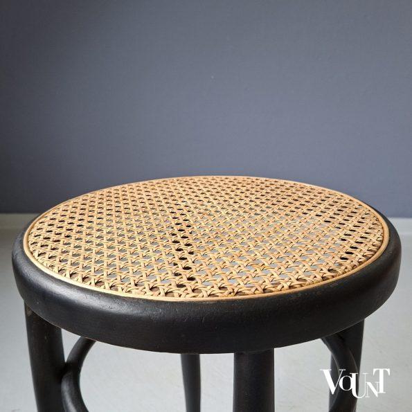 Zwarte bentwood kruk met rotan zitting, jaren '70