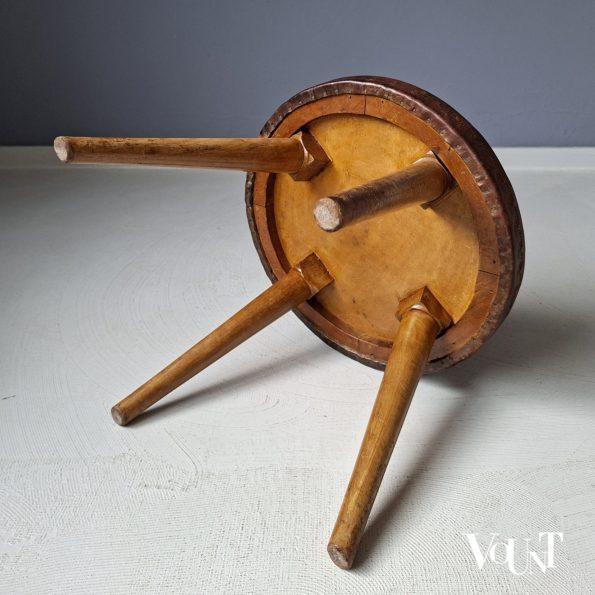 Bijzettafeltje hout en leer, Angel Pazmino voor Muebles de Estilo, jaren '60