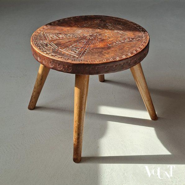 Bijzettafeltje hout en leer, Angel Pazmino voor Muebles de Estilo, jaren '60