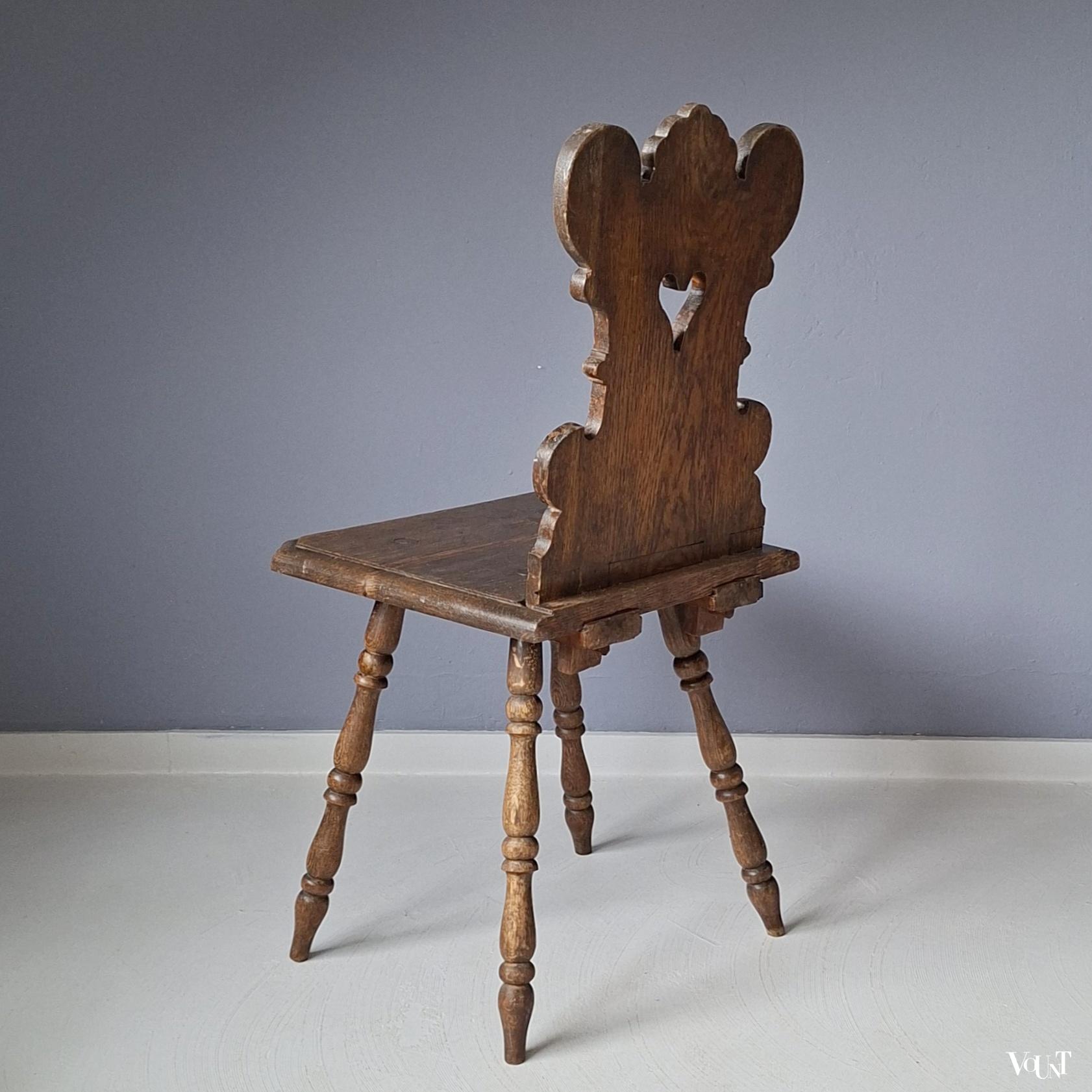 Antieke halstoel, 19e eeuw