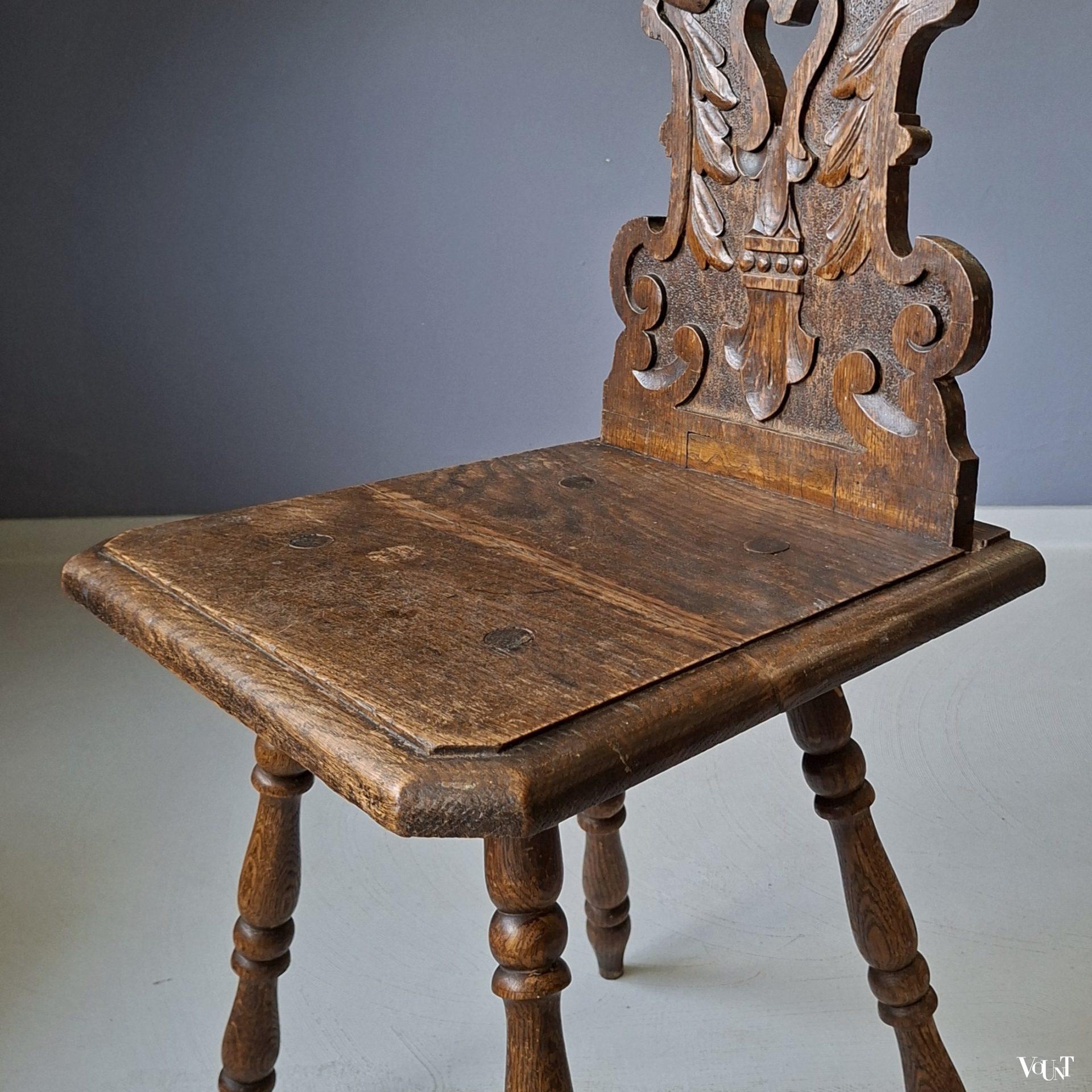 Antieke halstoel, 19e eeuw