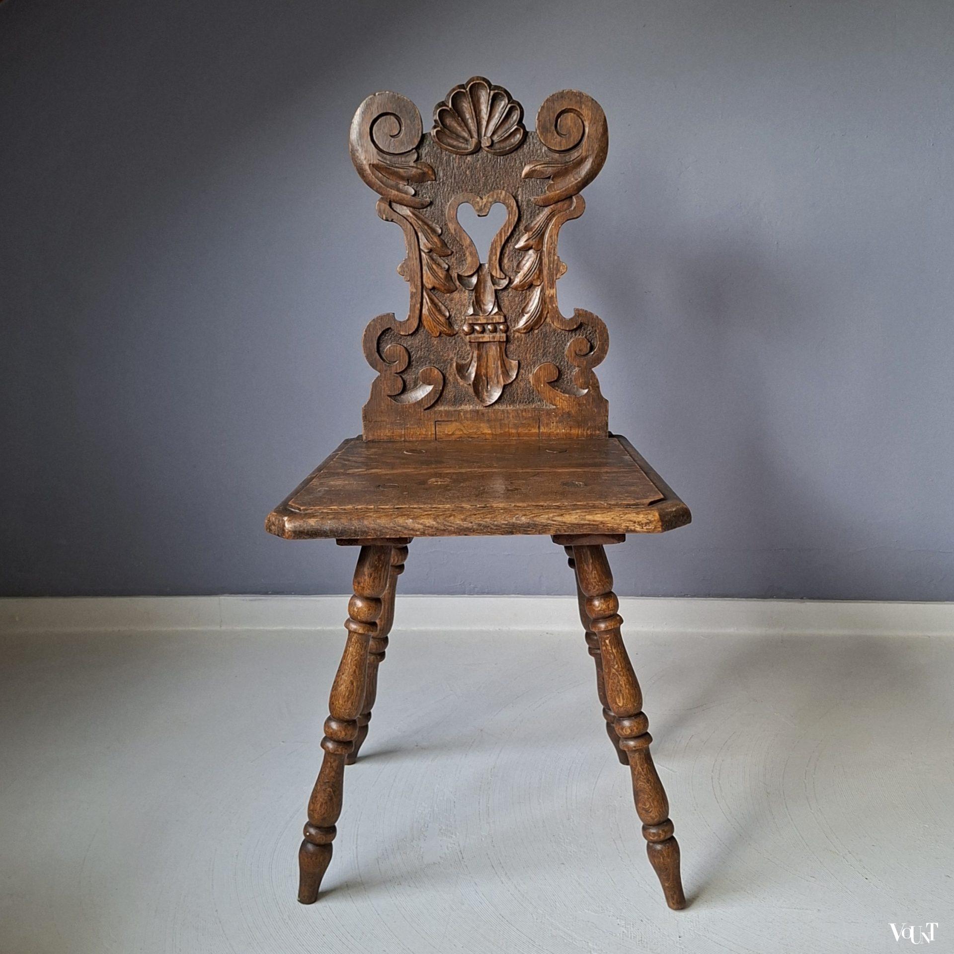 Antieke halstoel, 19e eeuw