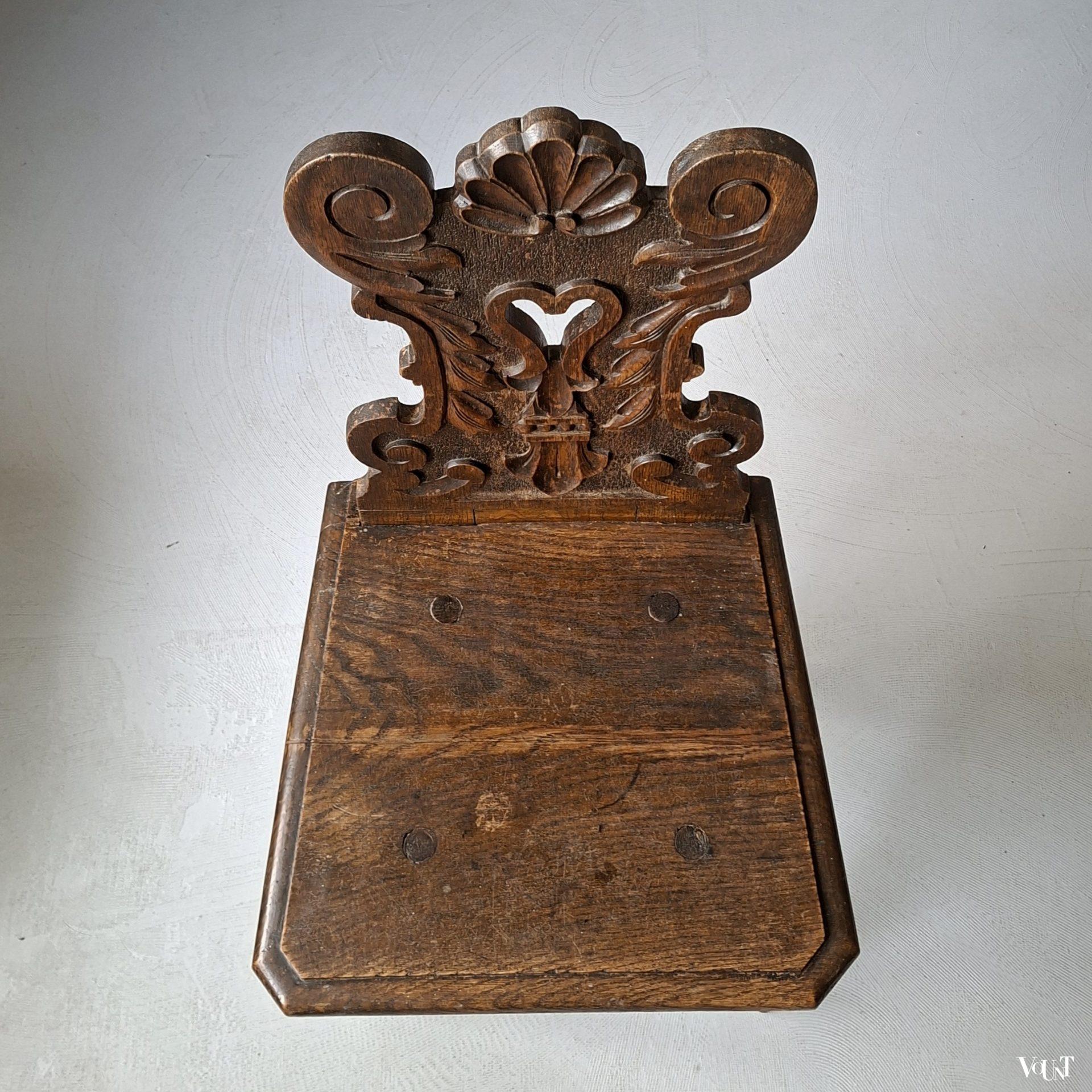 Antieke halstoel, 19e eeuw