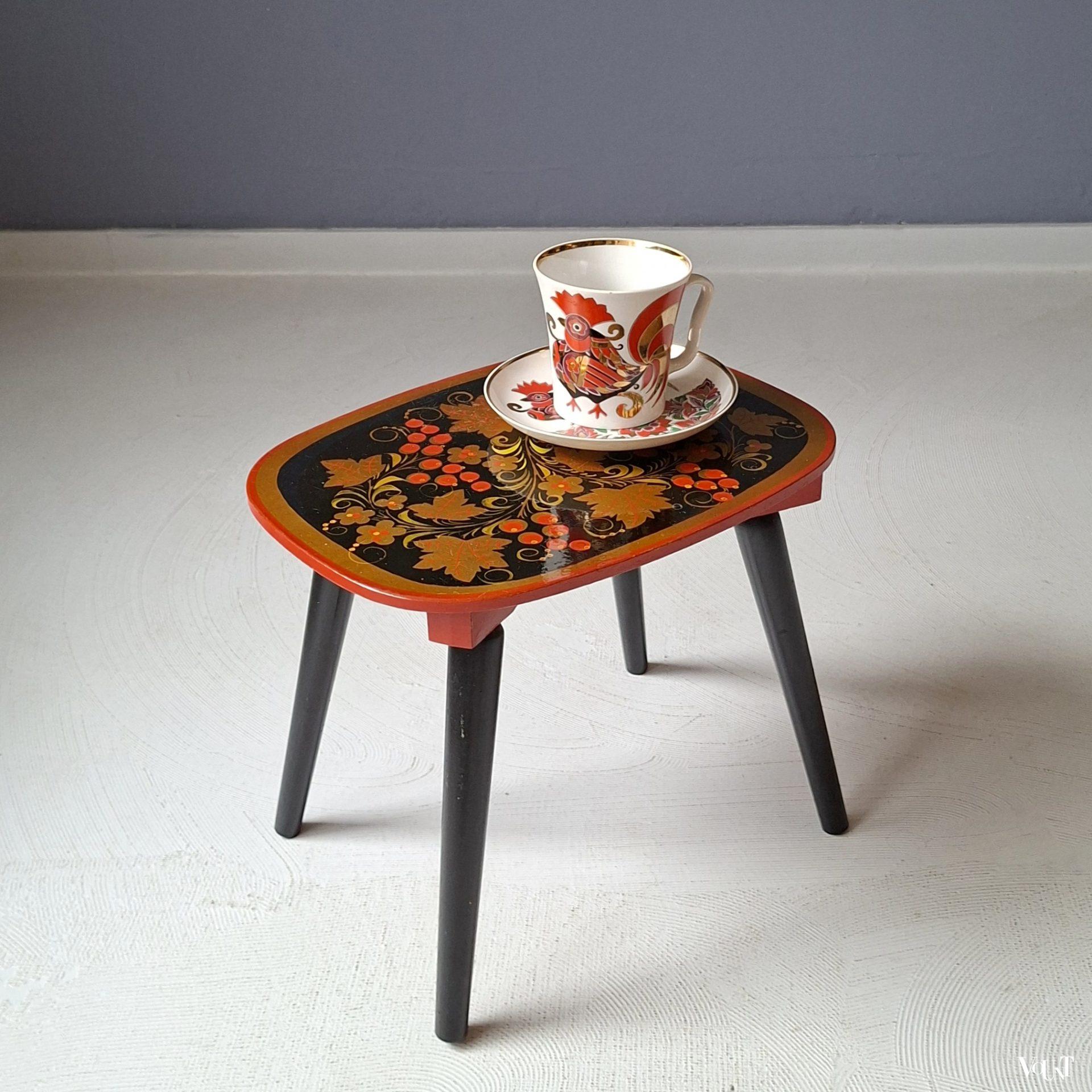 Handbeschilderd Kokhloma bijzettafeltje / krukje, USSR, jaren '70