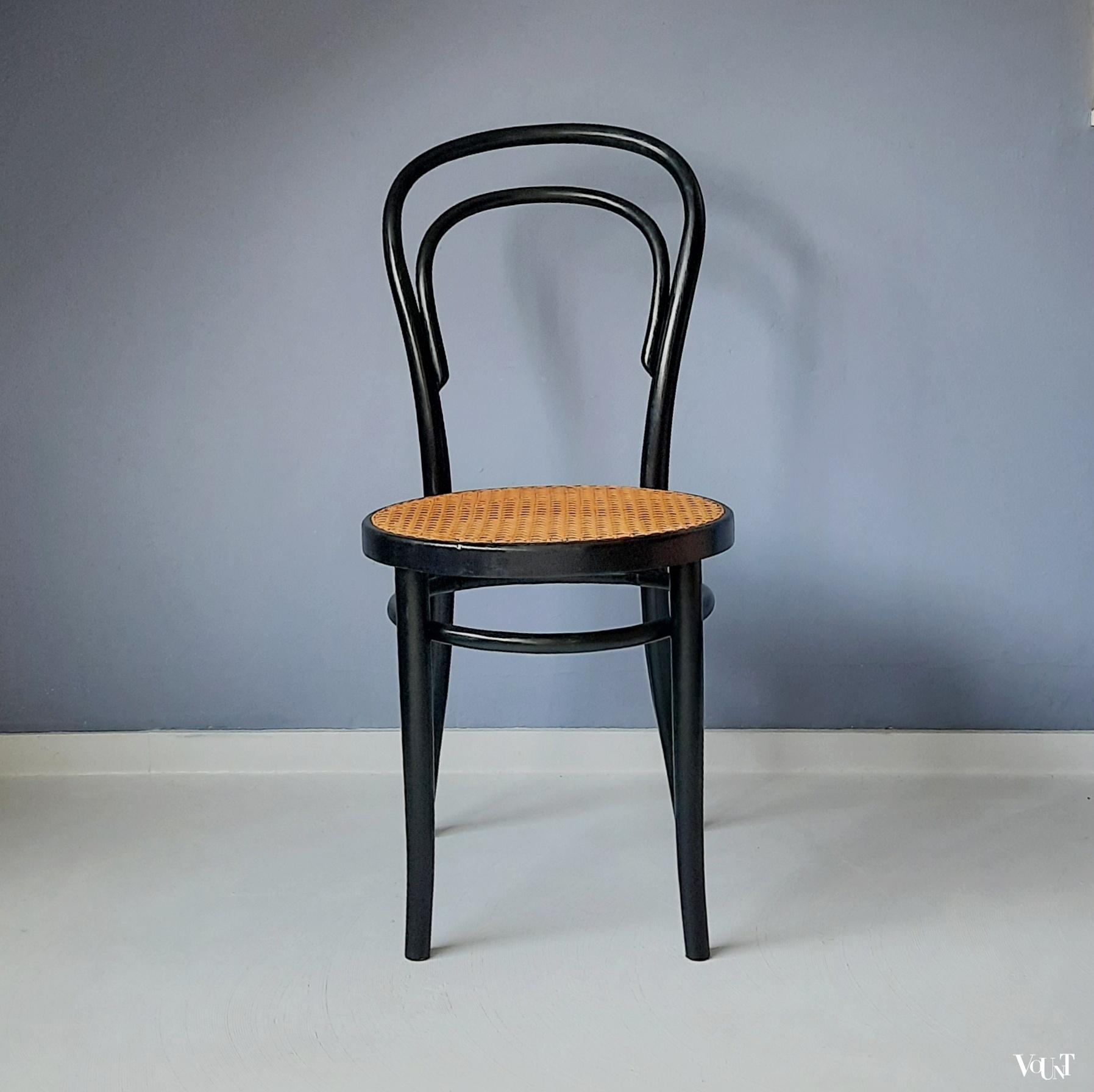 Zwarte bentwood stoel nr. 14, ZPM Radomsko, jaren '70