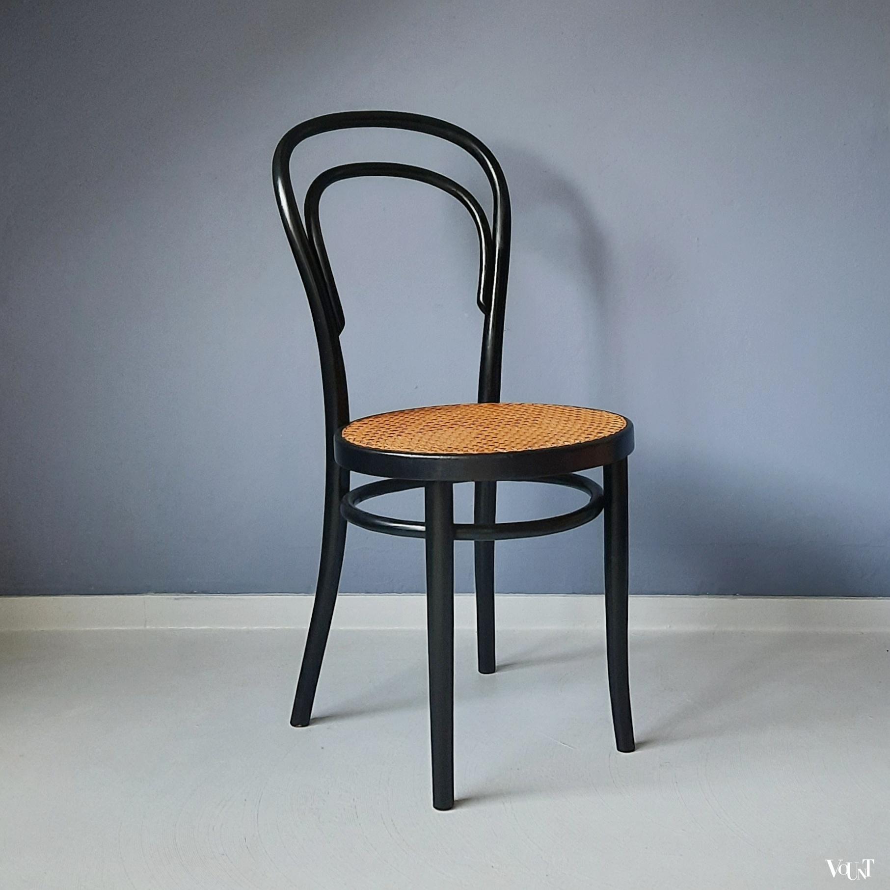 Zwarte bentwood stoel nr. 14, ZPM Radomsko, jaren '70