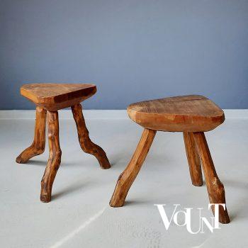 Set van 2 oude Franse krukjes