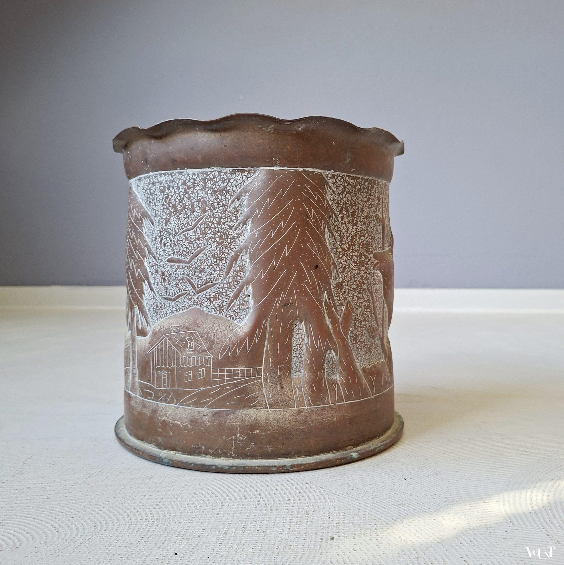 Trench art messing plantenpot, jaren '20/'30