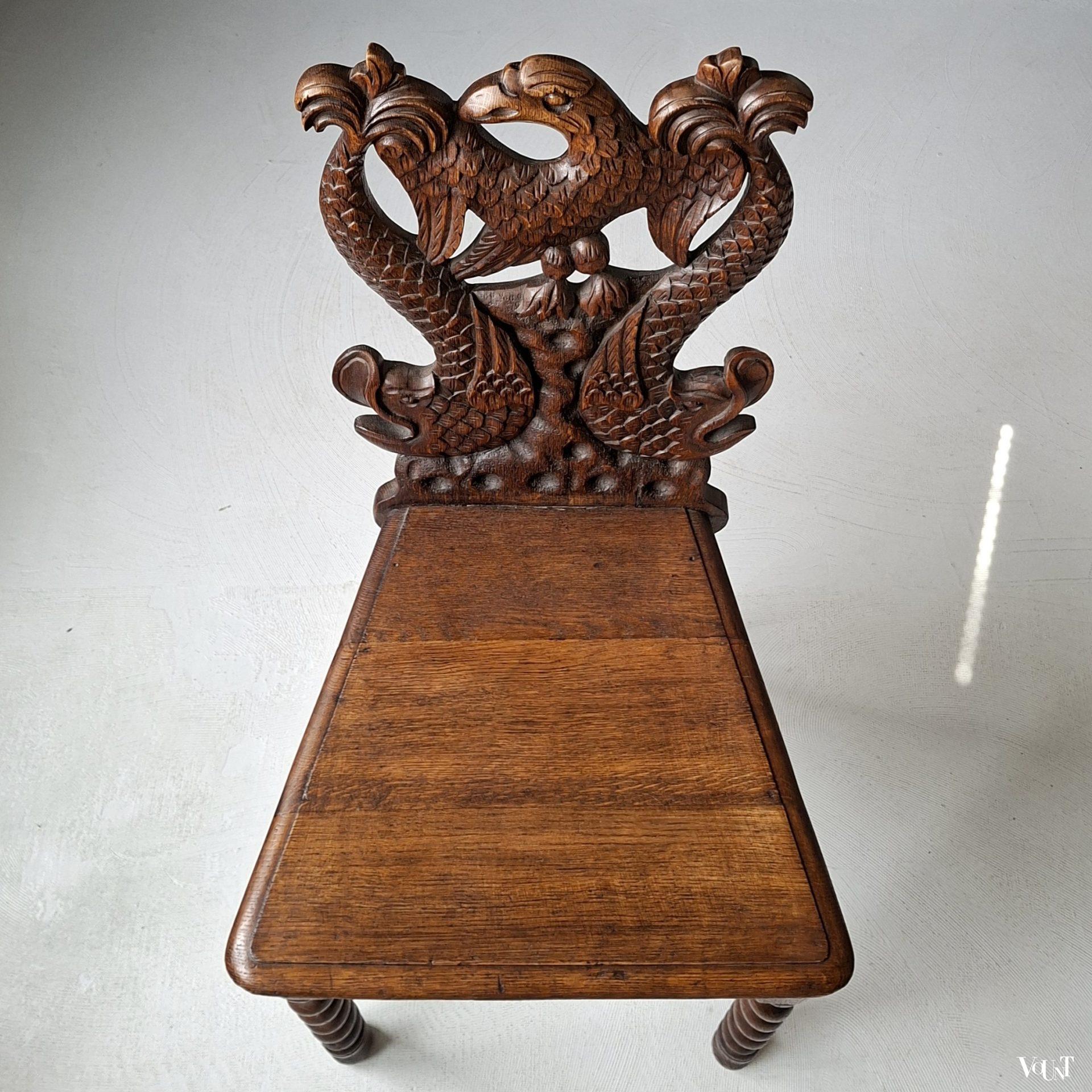 Antieke halstoel adelaar en dolfijnen, 19e eeuw