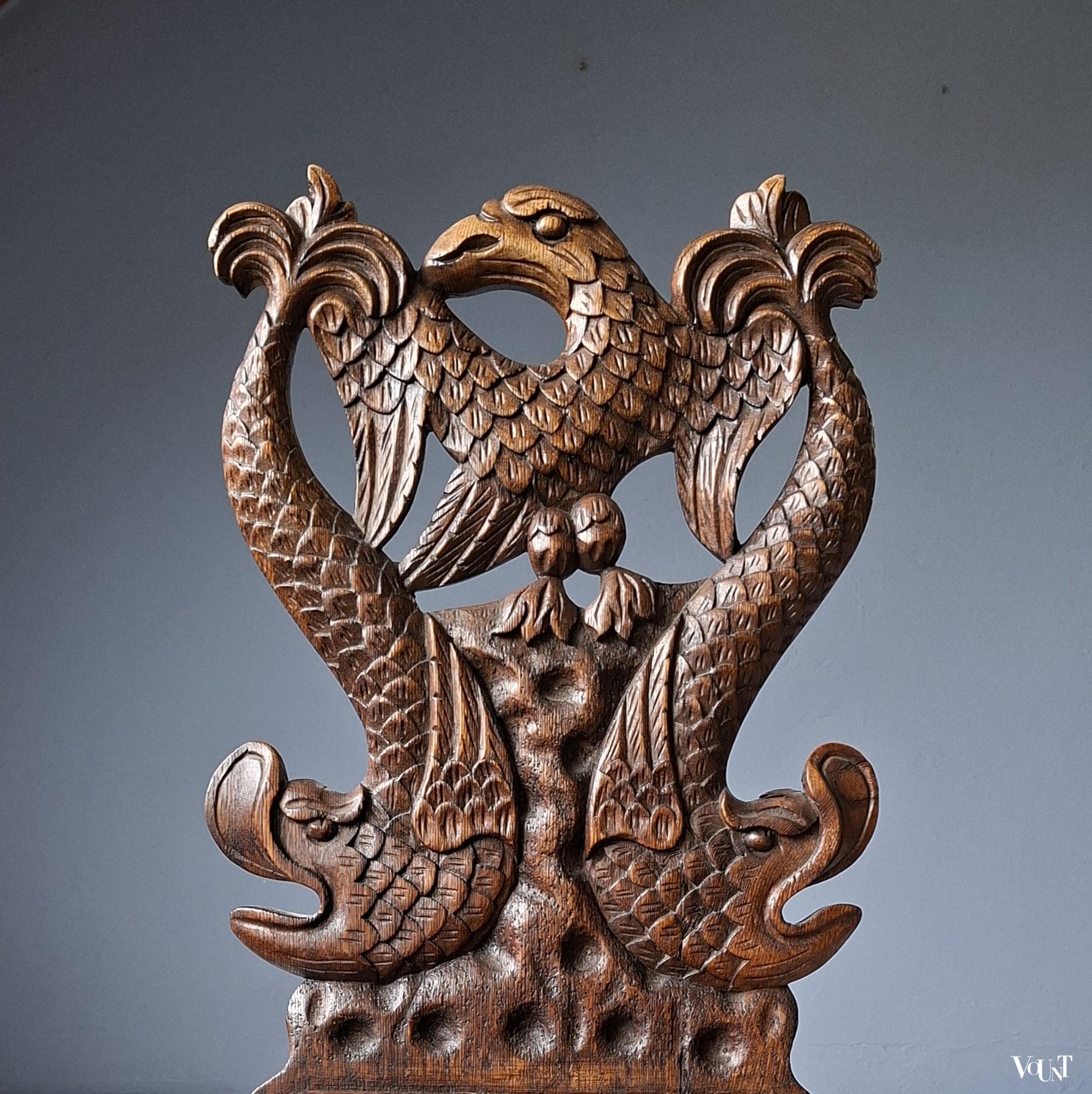 Antieke halstoel adelaar en dolfijnen, 19e eeuw