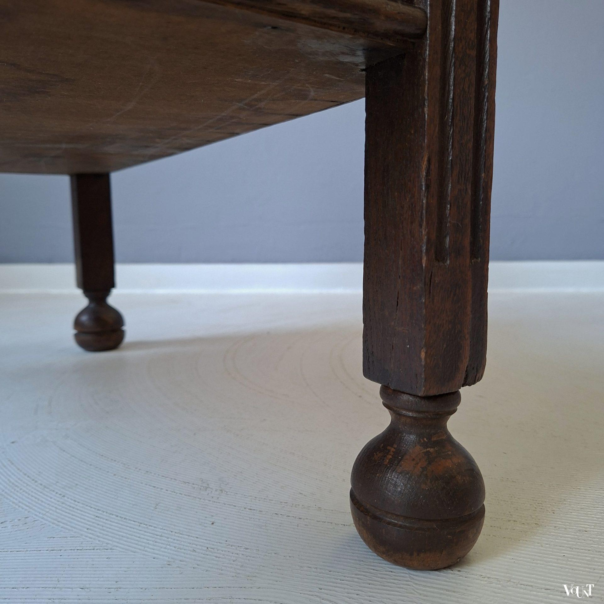 Antiek halbankje met bergruimte, rond 1900