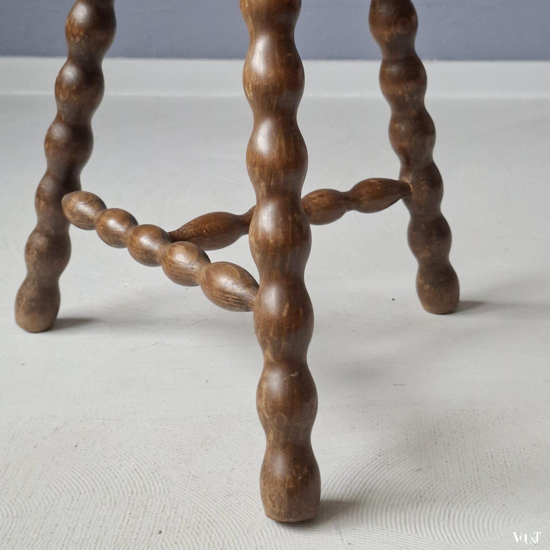 Set van 2 Franse driepoot bobbin krukken, jaren '60/'70