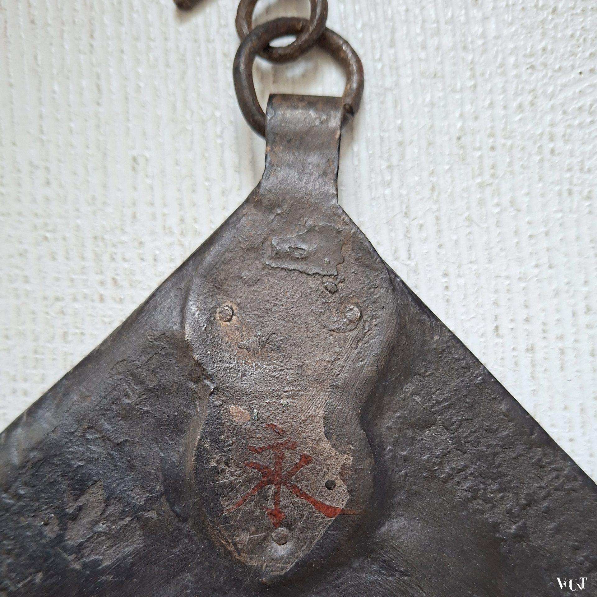 Antiek Japans uithangbord met houten vis (Jizai Kagi)